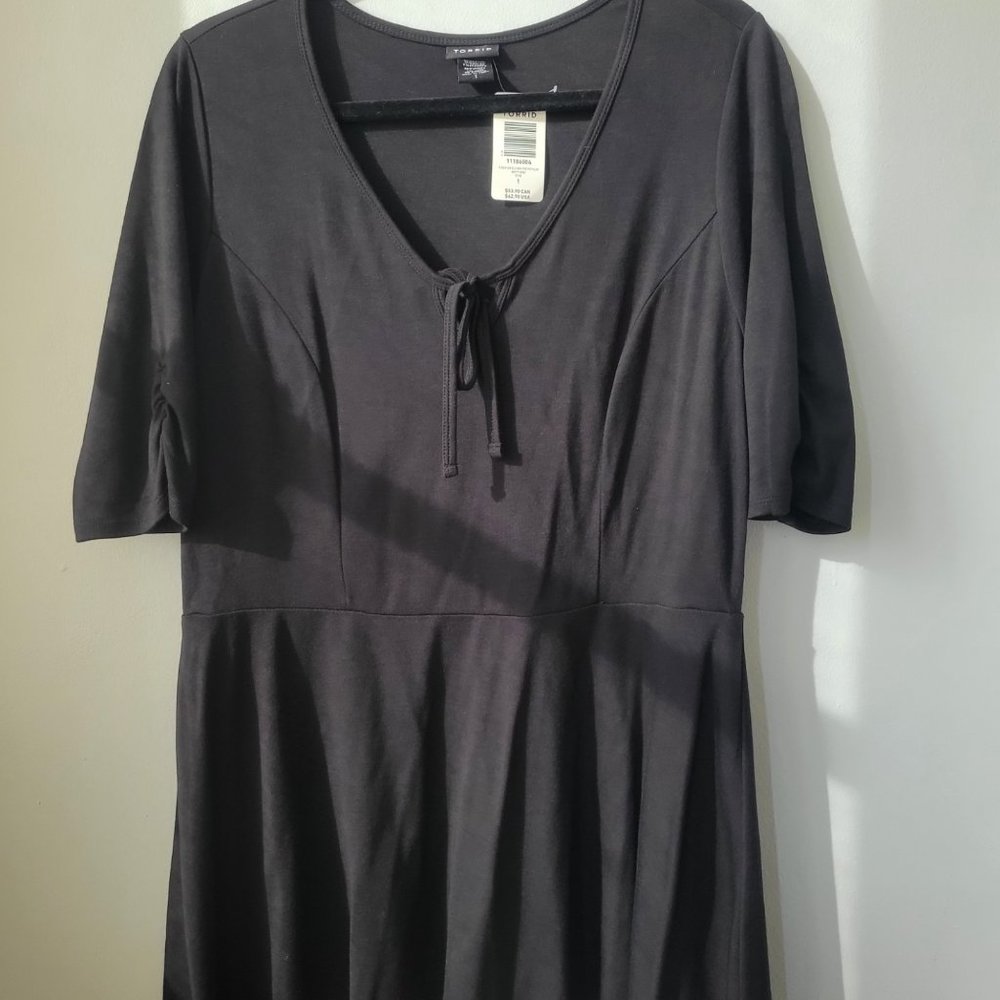 Torrid Black 3/4 Sleeves Front Peplum Top (NWT)